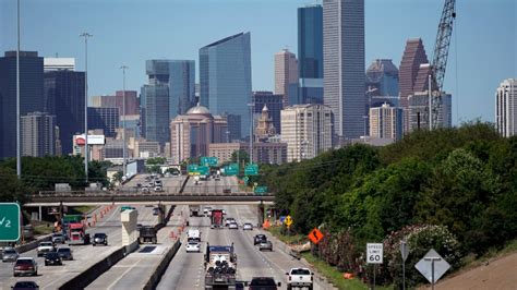 Moving company says more people are relocating to Houston, Dallas than Austin